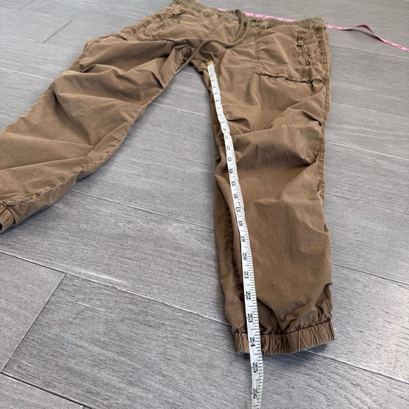 JAMES PERSE.ZIP POCKET UTILITY CARGO PANT JOGGER TAN SIZE 2 M WSPS1954 Military - Picture 14 of 14